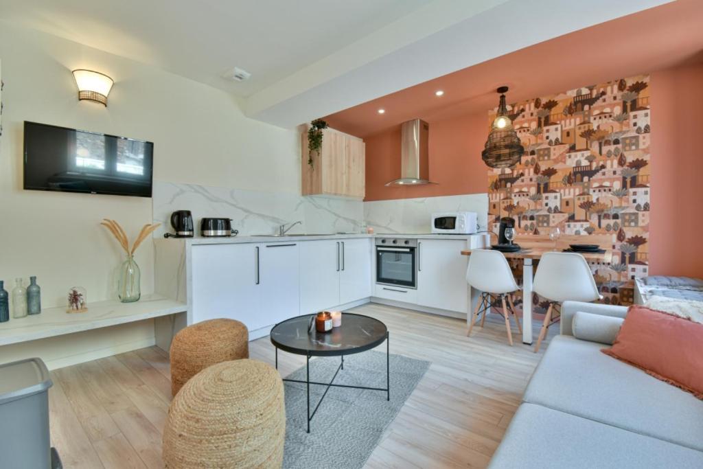 Apartment Jean Hardy - Hyper Centre, Parking Gratuit, Wifi, Clim, Gare