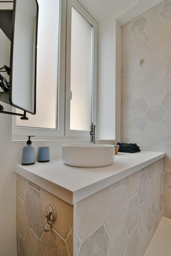 Apartment Jean Hardy - Hyper Centre, Parking Gratuit, Wifi, Clim, Gare Valenciennes